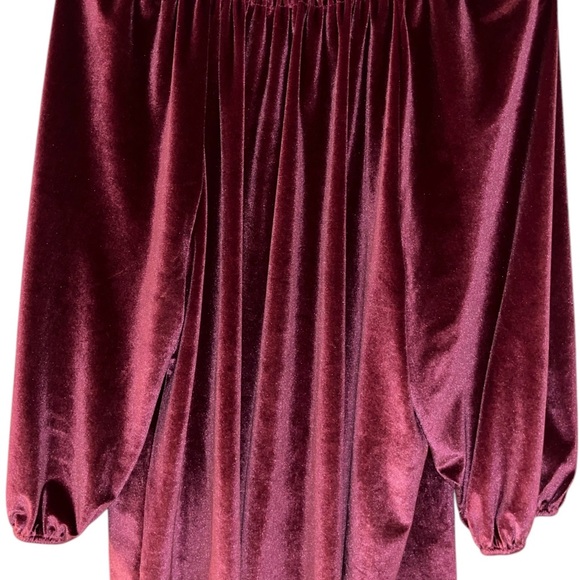 Crown & Ivy Plus Size Peasant Velvet Blouse 2X - Picture 2 of 4